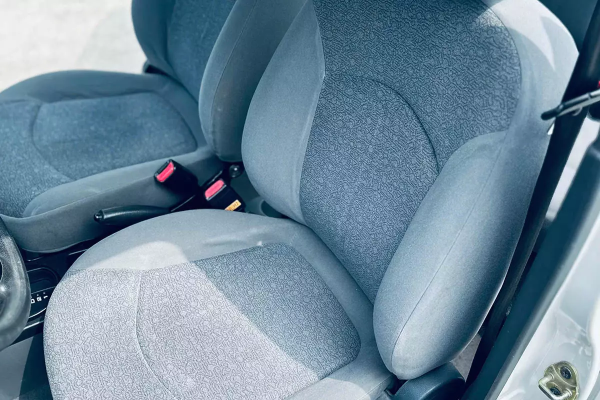 Hàng ghế trước trên xe Daewoo Matiz Hàng ghế trước trên xe Daewoo Matiz 1