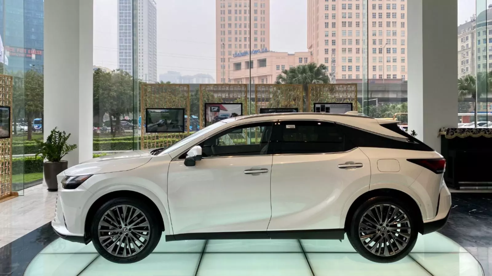  thông số kỹ thuật xe Lexus RX 350.