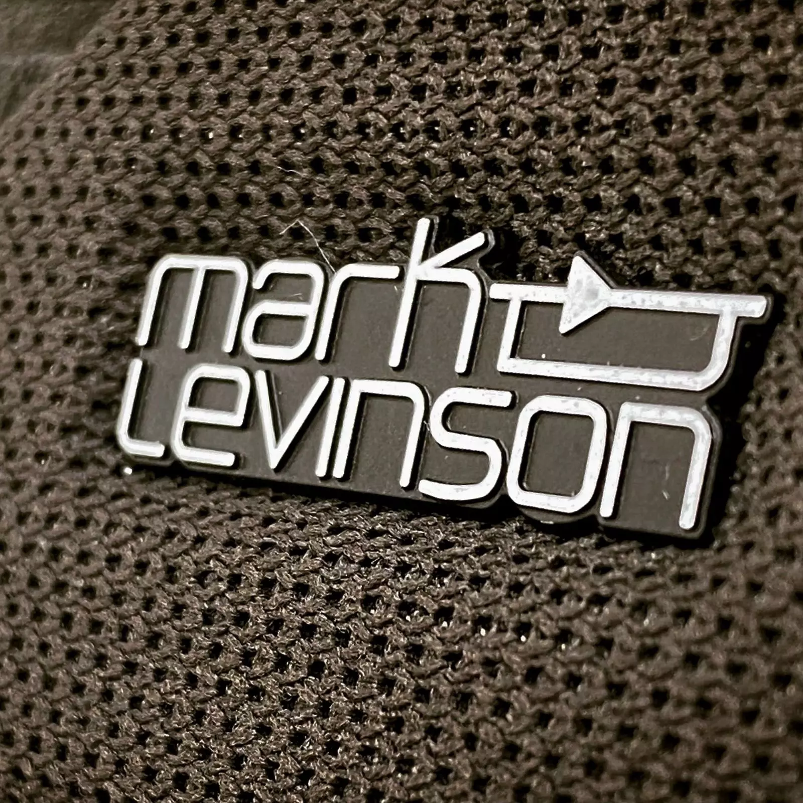 hệ thống âm thanh 21 loa Mark Levinson.