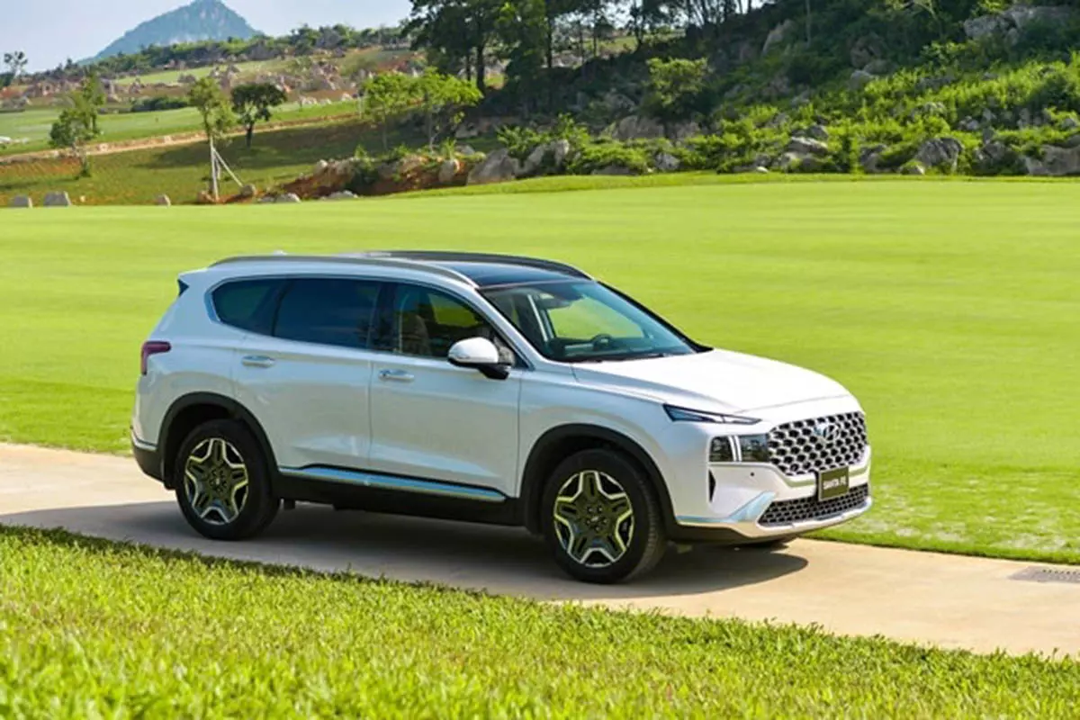 Xe động cơ diesel cần thay dầu thường xuyên hơn xe xăng. Xe động cơ diesel cần thay dầu thường xuyên hơn xe xăng. 1