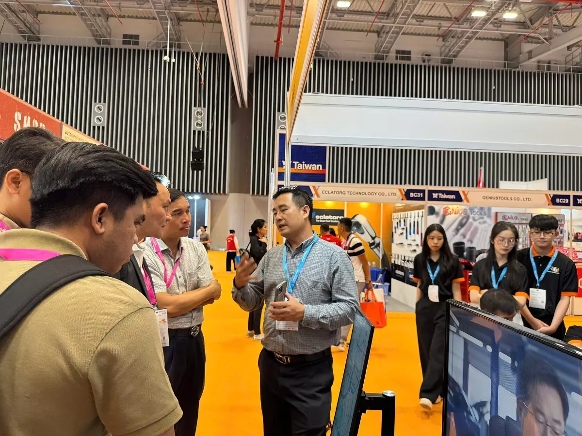 Hơn 980 gian hàng từ các thương hiệu hàng đầu thế giới sẽ trưng bày tại sảnh A và B của SECC2 Hơn 980 gian hàng từ các thương hiệu hàng đầu thế giới sẽ trưng bày tại sảnh A và B của SECC2.