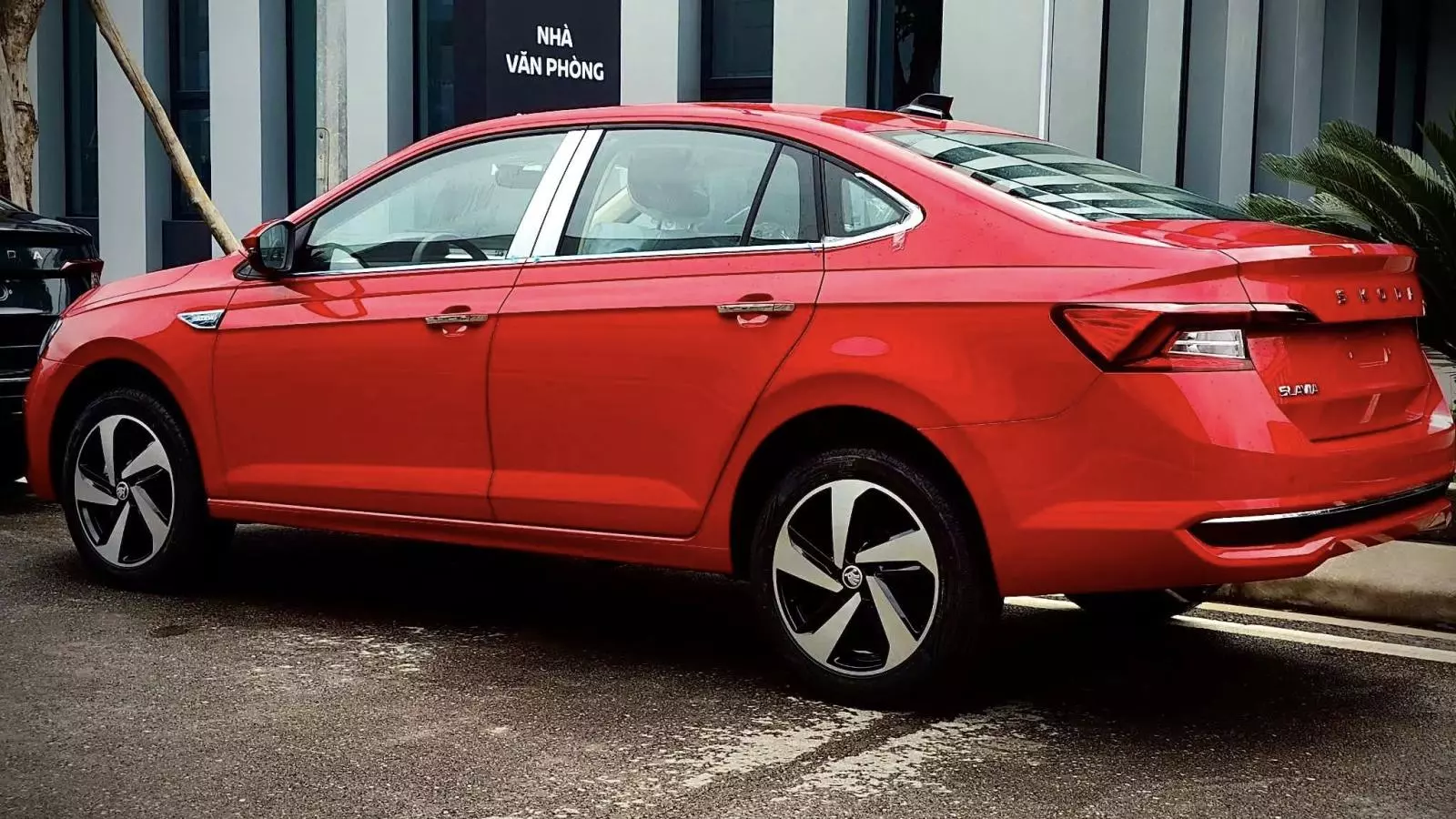 Skoda Slavia thách thức Toyota Vios bằng giá tạm tính chỉ từ 450 triệu