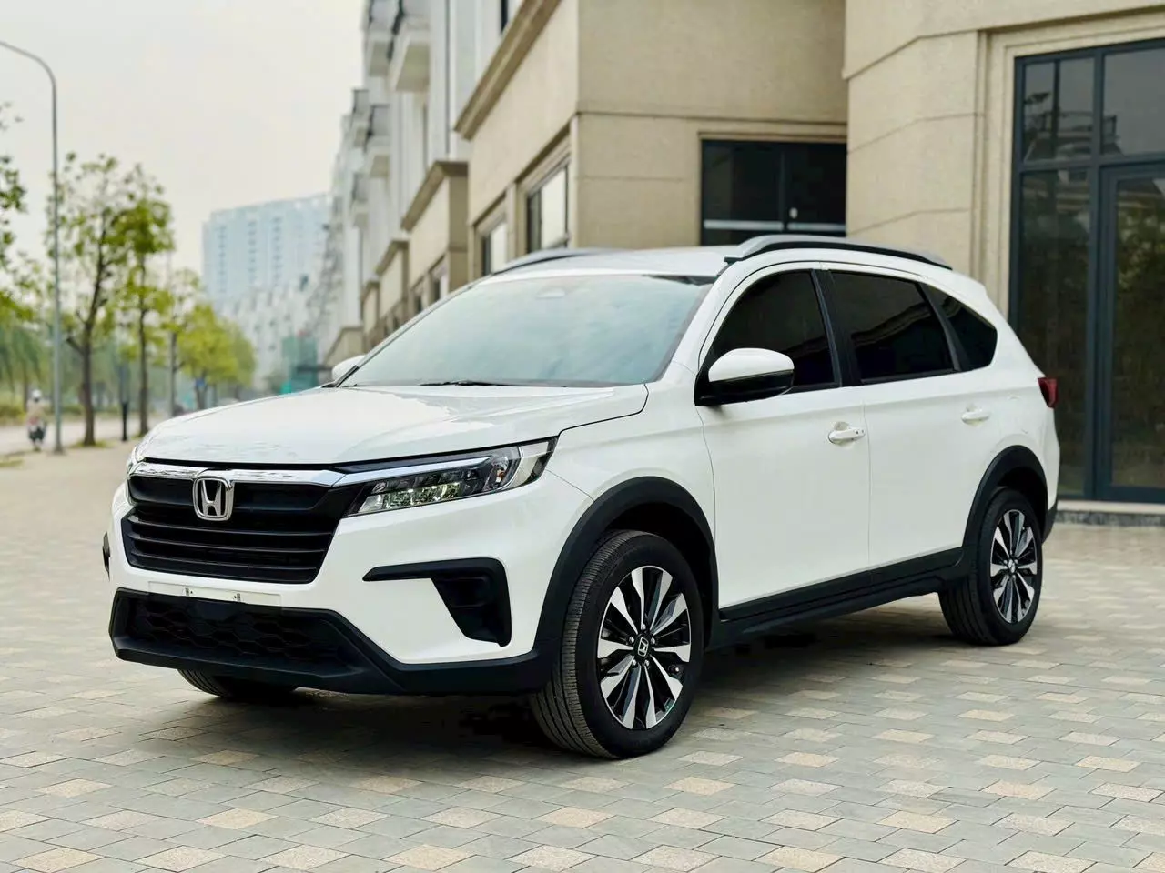 Honda BR-V sở hữu kiểu dáng MPV lai SUV khỏe khoắn, thực dụng .