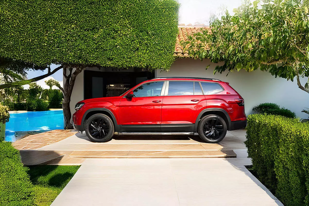 Volkswagen Teramont Limited Black Edition có thêm hệ thống giữ phanh tự động, camera 360 độ và cảnh báo điểm mù. 1