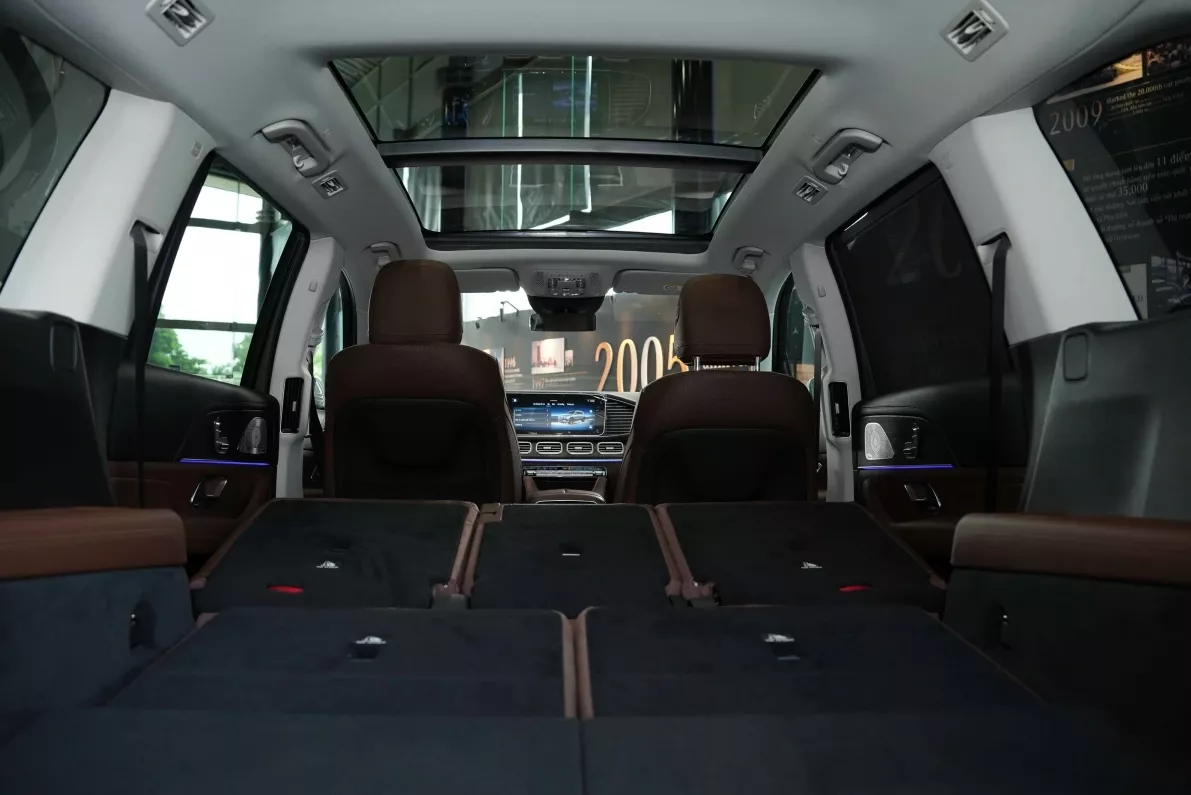 Không gian rộng rãi bên trong Mercedes-Benz GLS 450 4MATIC.