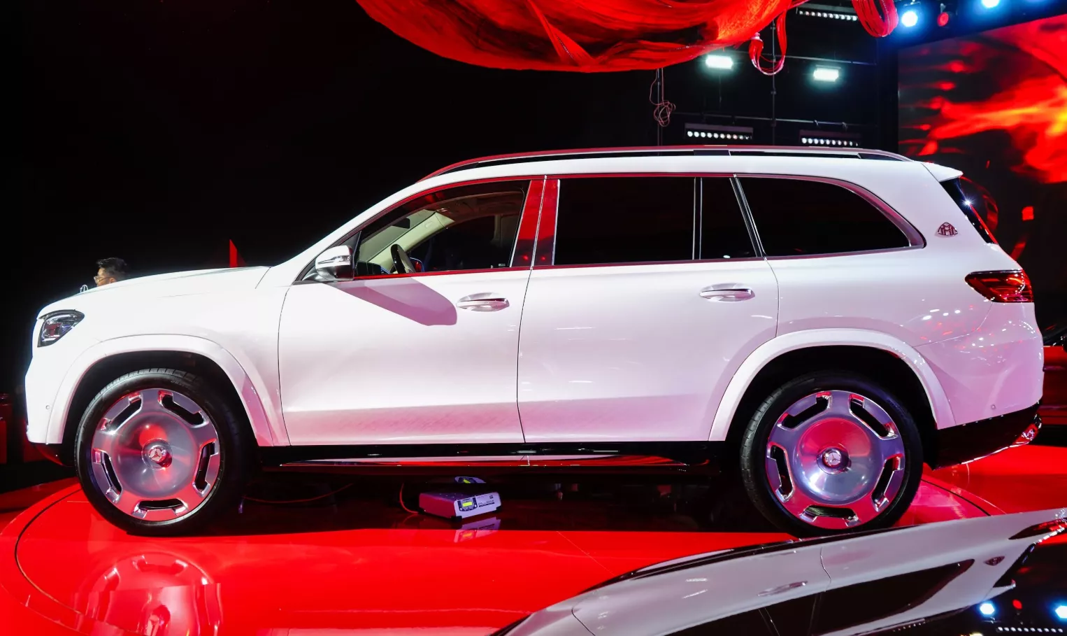 Những đường nét thiết kế mạnh mẽ nhưng vô cùng sang trọng, đẳng cấp trên Mercedes-Maybach GLS 600.