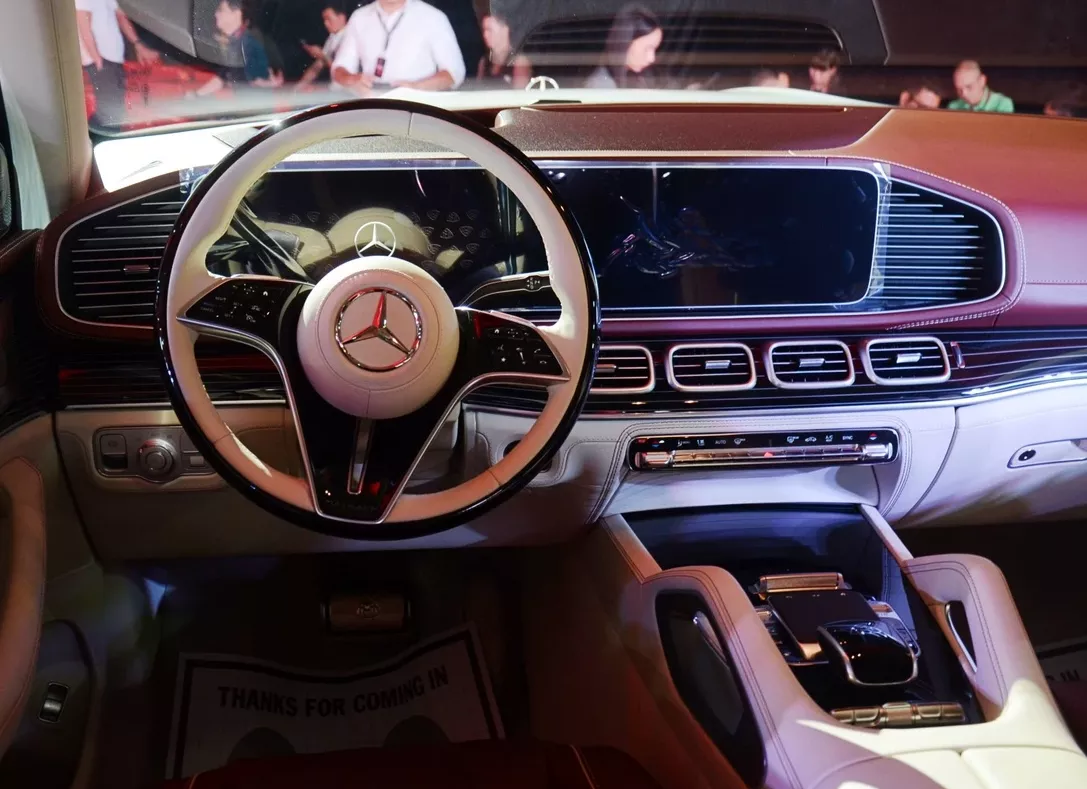 Mercedes-Maybach GLS 600 sở hữu khoang nội thất sang trọng với loạt tiện ích xa xỉ.