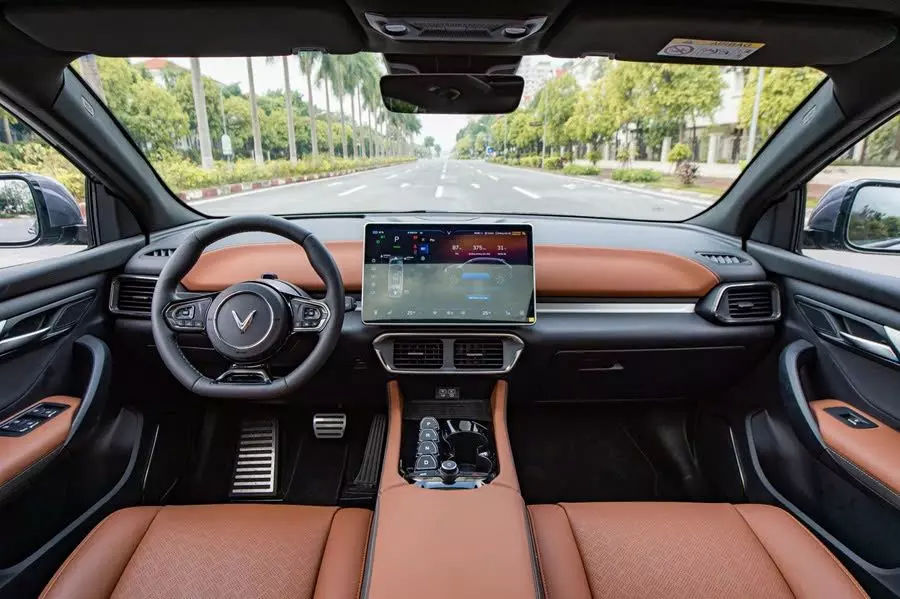 Thông số kỹ thuật VinFast VF 8 2025: Nội thất.