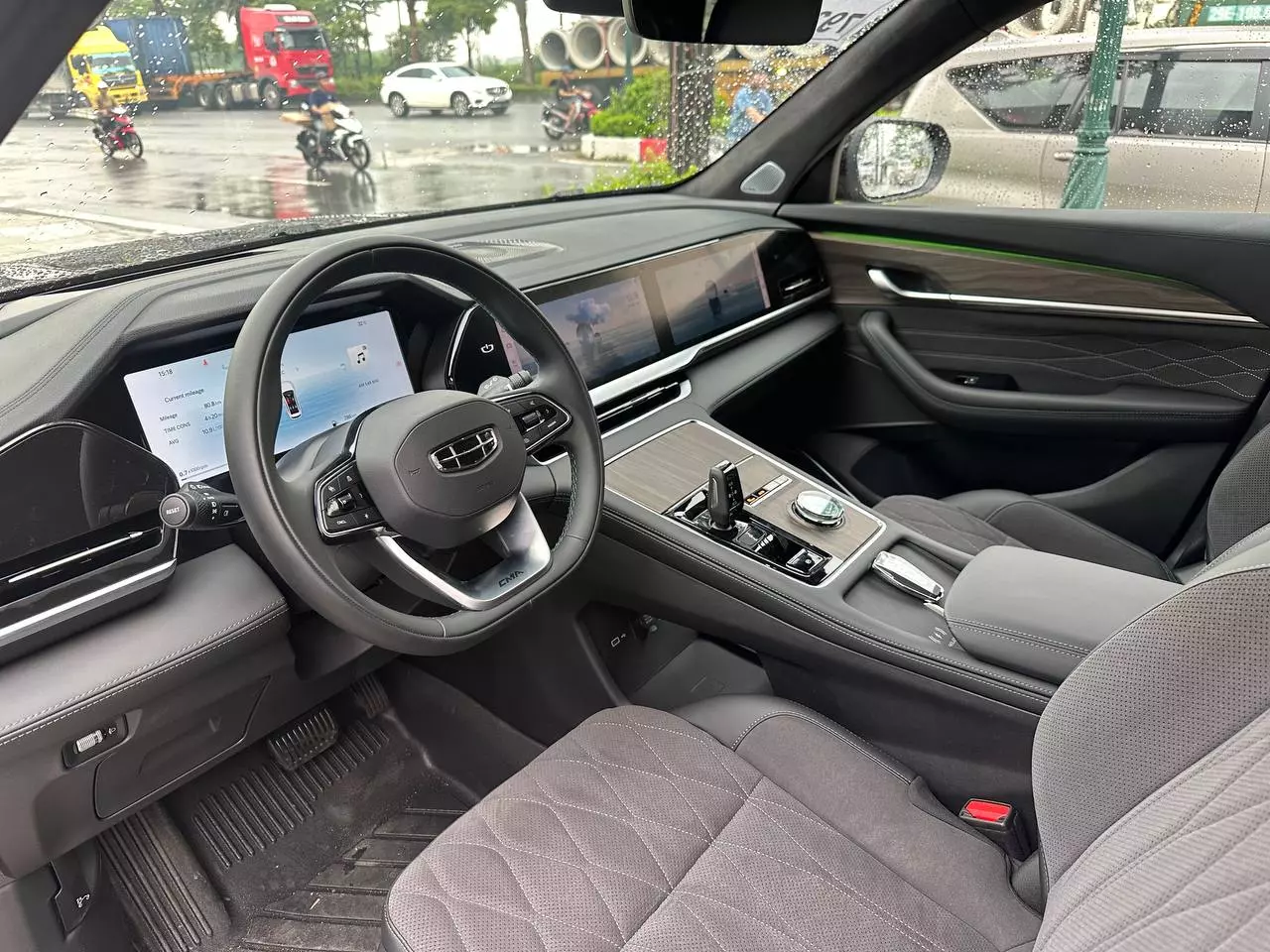 vô-lăng vát đáy thể thao.