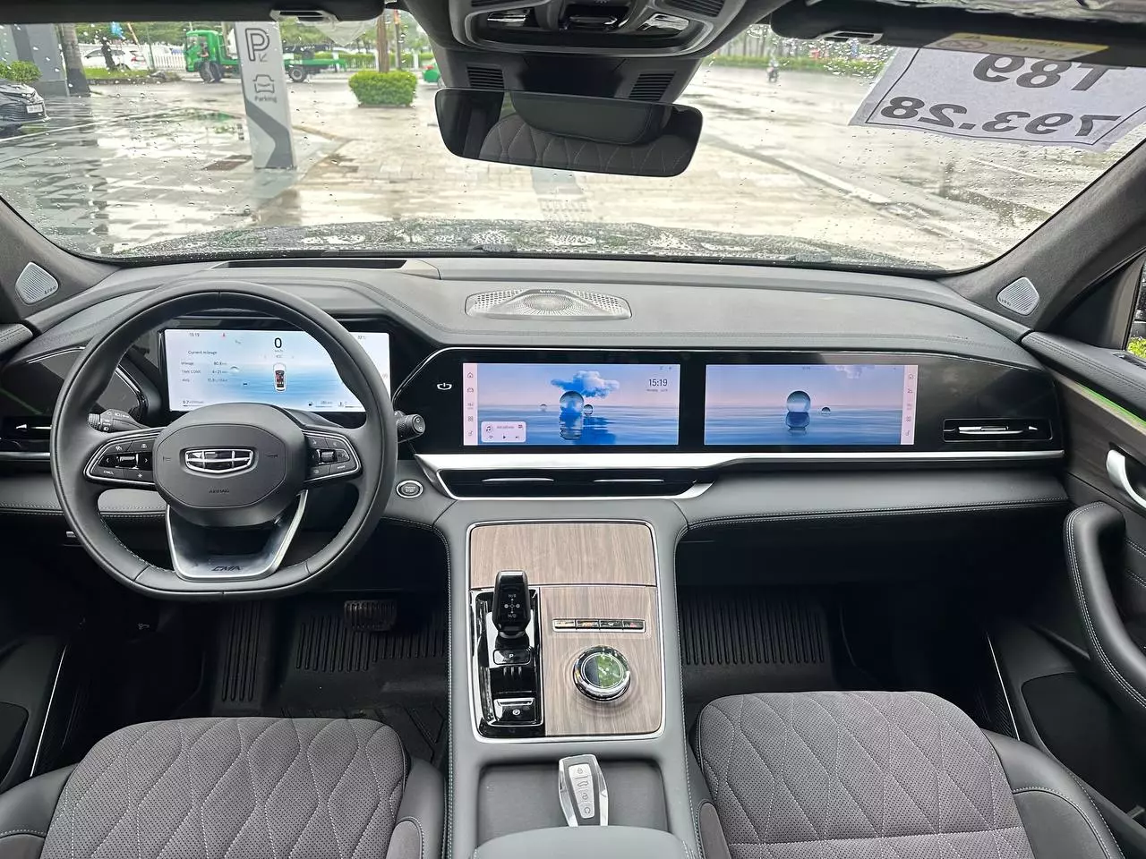 Khoang lái Monjaro nổi bật với hệ thống màn hình iMax cỡ lớn và thiết kế hiện đại..