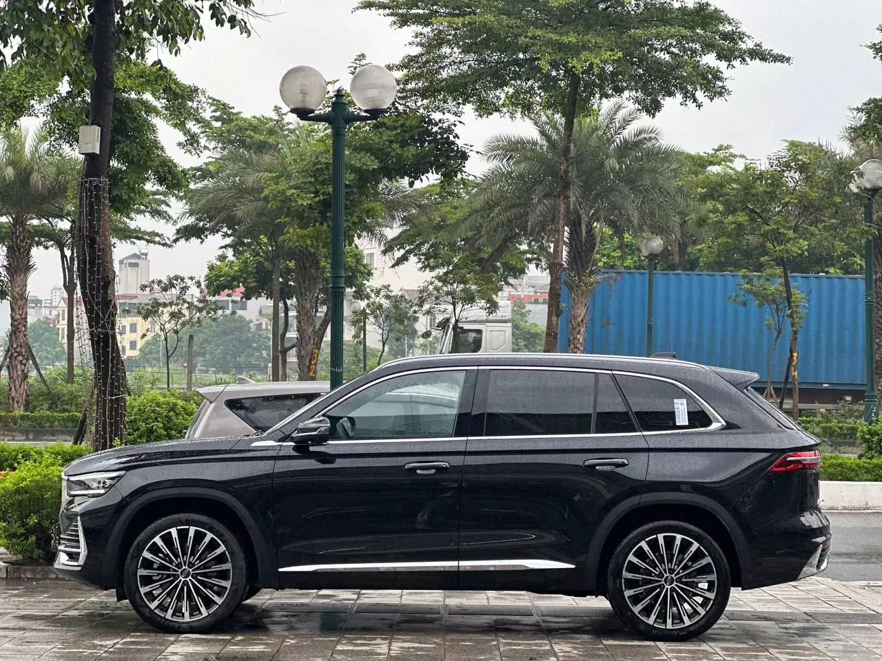 Nền tảng khung gầm CMA được chia sẻ với Volvo XC40 mang đến độ an toàn và chất lượng đạt chuẩn châu Âu..