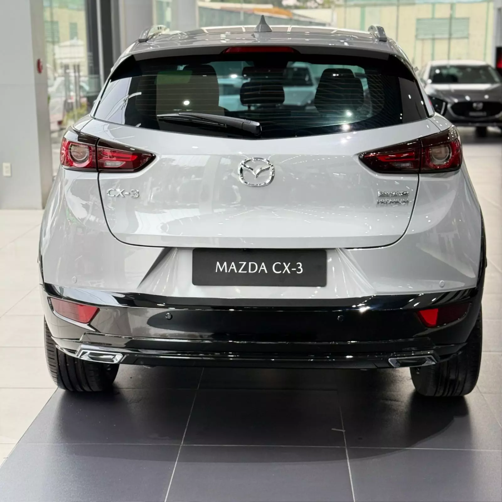 Đuôi xe Mazda CX-3 mang đến cảm giác khỏe khoắn, hiện đại Đuôi xe Mazda CX-3 mang đến cảm giác khỏe khoắn, hiện đại.