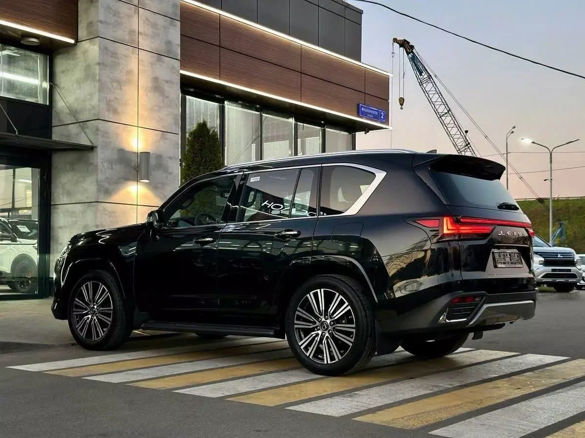 Lexus LX 600 2025: An toàn Lexus LX 600 2025: An toàn
