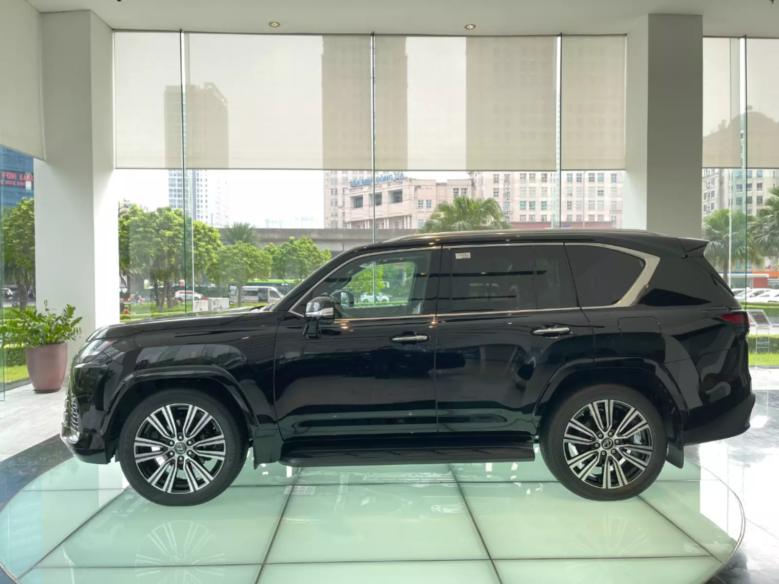 LX 600 2025: Kích thước LX 600 2025: Kích thước .