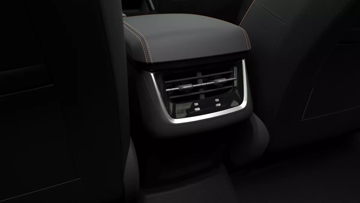 Hệ thống cổng sạc nhanh USB/Type-C cho hành khách.