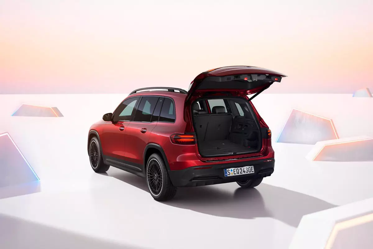 Mercedes-Benz EQB 250+ FL Facelift Mercedes-Benz EQB 250+ FL Facelift 1