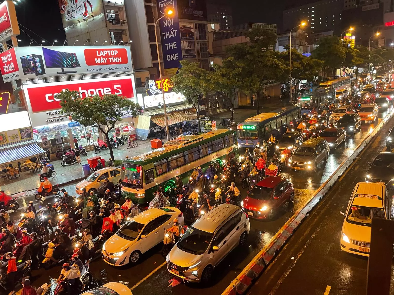 Việc tra cứu các tuyến đường cấm phục vụ cho sự kiện A80 sẽ giúp người dân chủ động trong việc di chuyển.