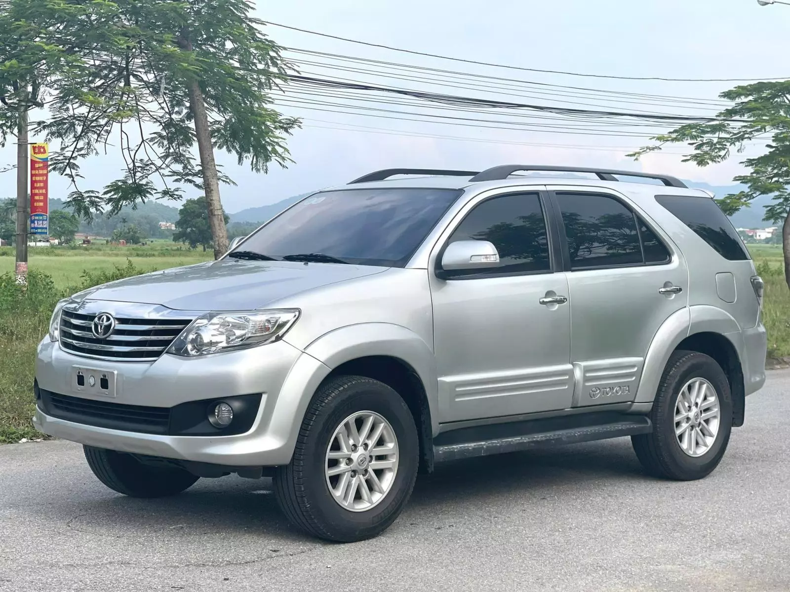 Fortuner vẫn là cái tên hàng đầu trong tầm ngắm của nhiều người Fortuner vẫn là cái tên hàng đầu trong tầm ngắm của nhiều người.