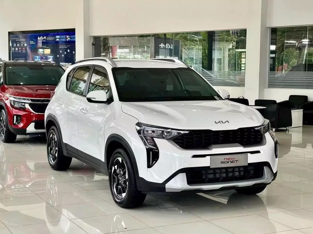 KIA Sonet tại Việt Nam bổ sung phiên bản giá rẻ.