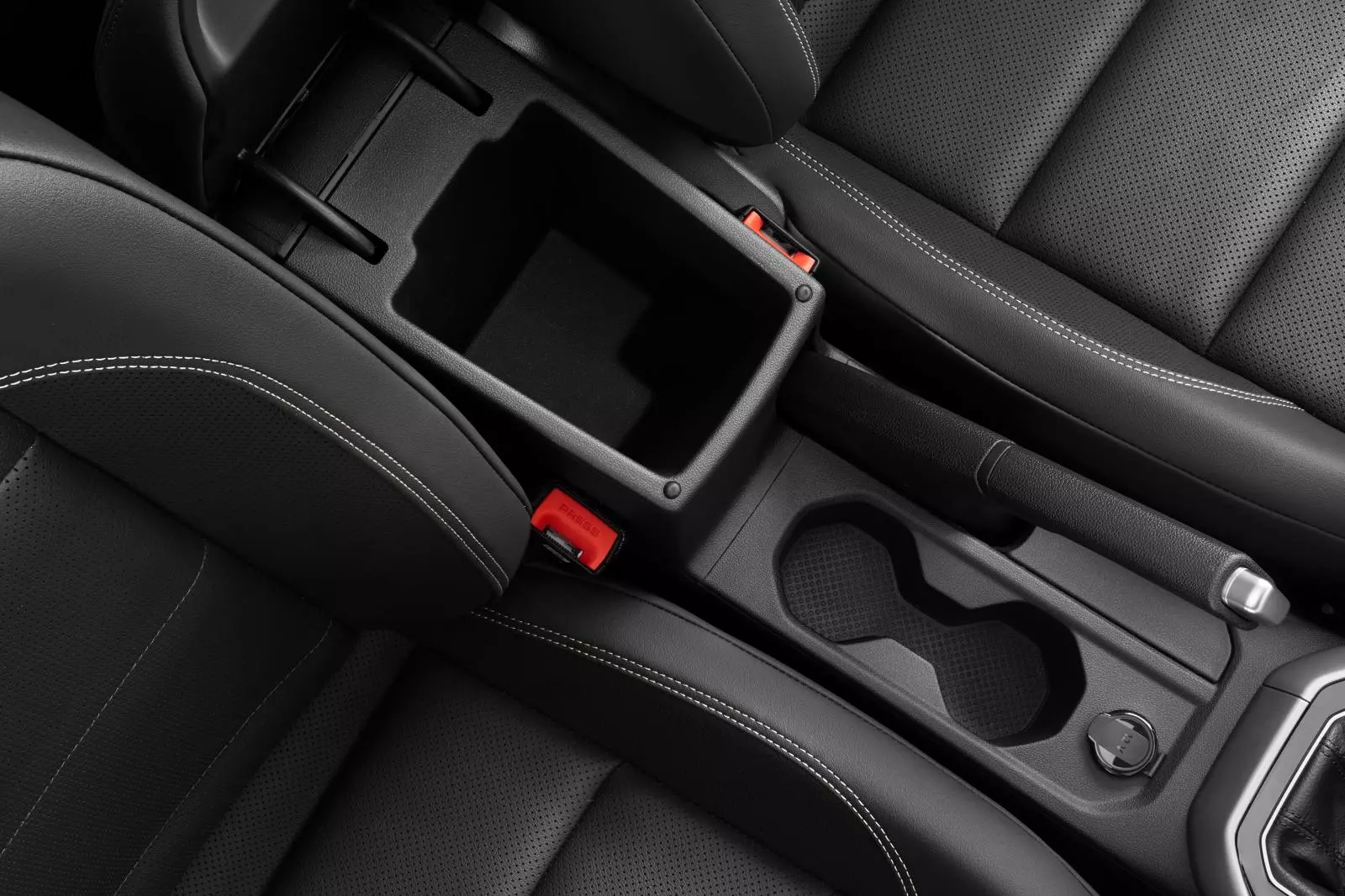 Hộc chứa đồ và đựng cốc nước xe Skoda Slavia Hộc chứa đồ và đựng cốc nước xe Skoda Slavia .