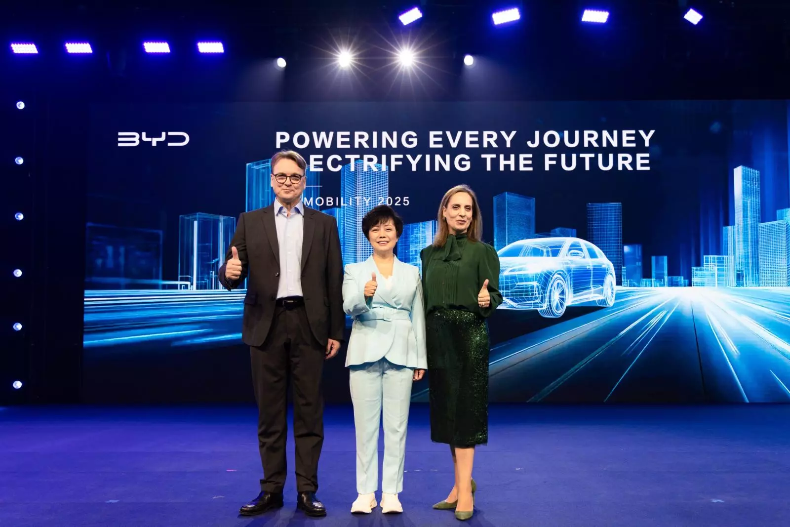 BYD công bố kế hoạch mở rộng sản xuất tại châu Âu .