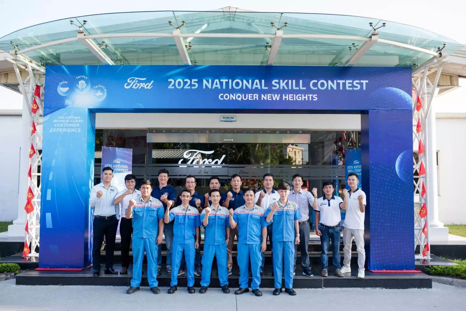 Hội thi được tổ chức với 3 hạng mục Tư vấn bán hàng, Cố vấn dịch vụ và Kỹ thuật viên.