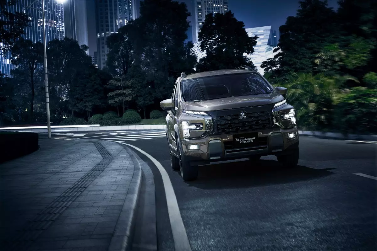 Động cơ 1.5L MIVEC kết hợp hộp số AT 4 cấp tái sử dụng.