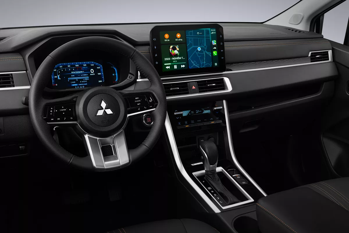 Cụm đồng hồ tốc độ dạng kỹ thuật số toàn phần trên xe Mitsubishi Xpander .