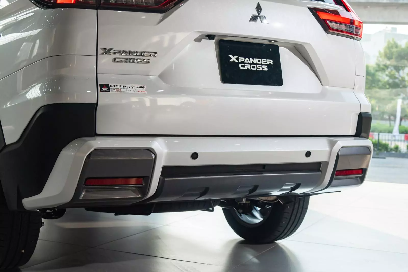cản sau xe Xpander Cross.