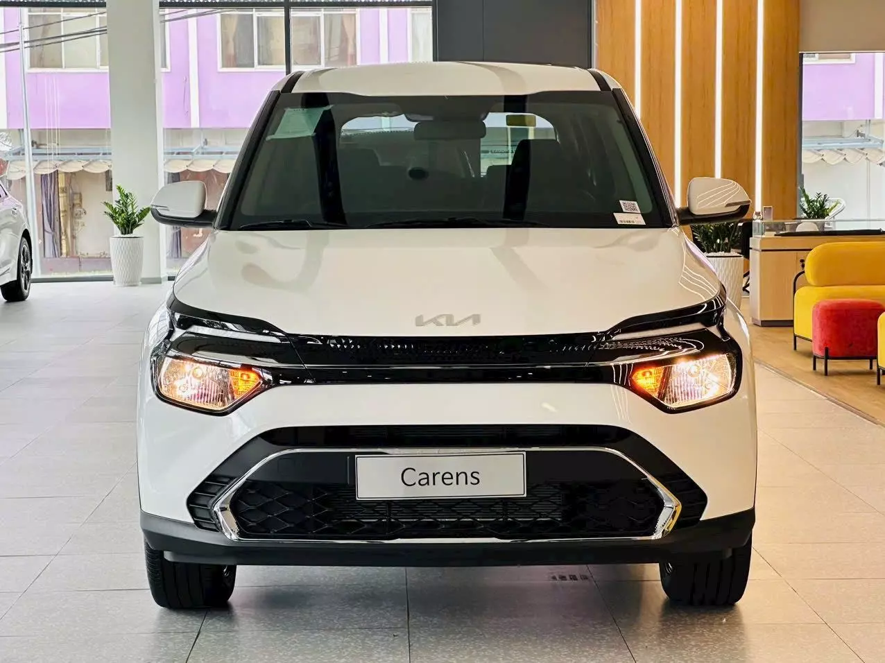 KIA Carens có cả động cơ dầu và xăng KIA Carens có cả động cơ dầu và xăng.