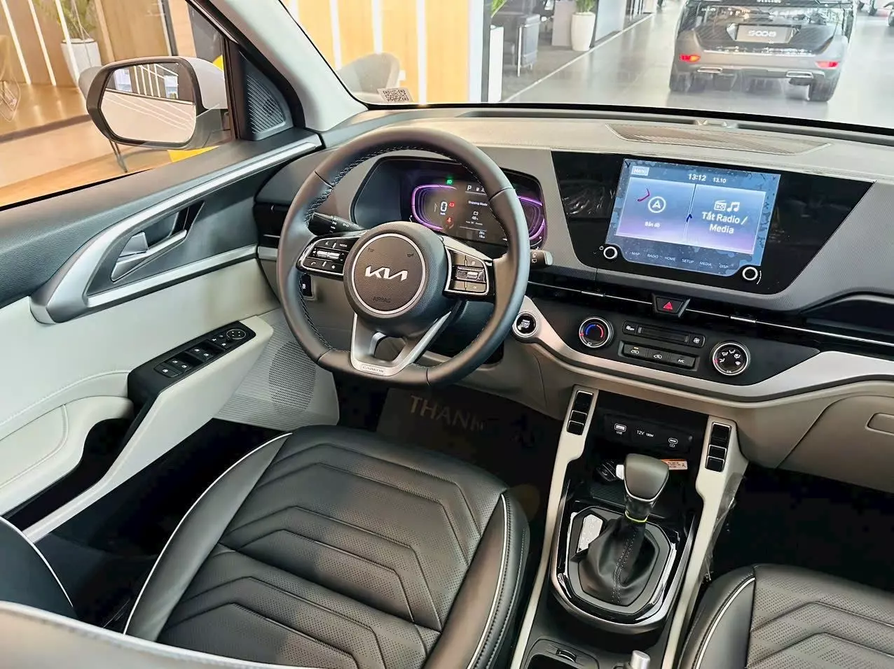 Khoang nội thất KIA Carens Khoang nội thất KIA Carens.