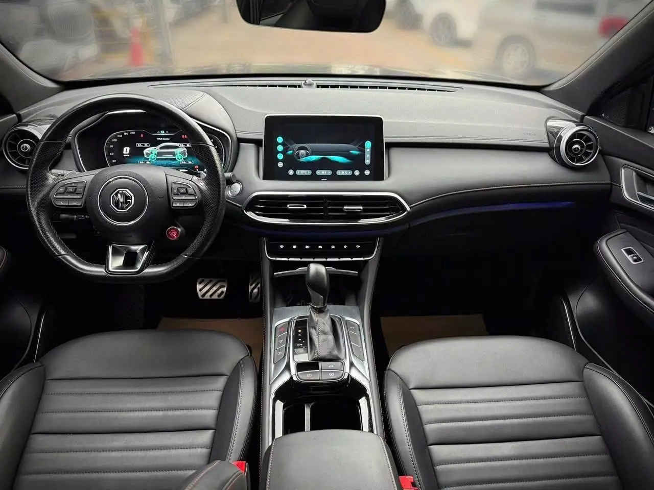 nội thất và tiện nghi xe MG HS 2025.