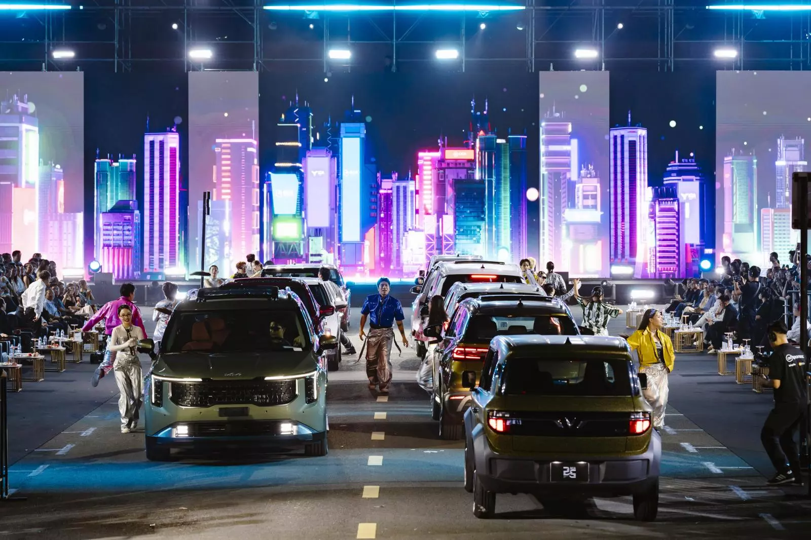 Màn carwalk ấn tượng1.