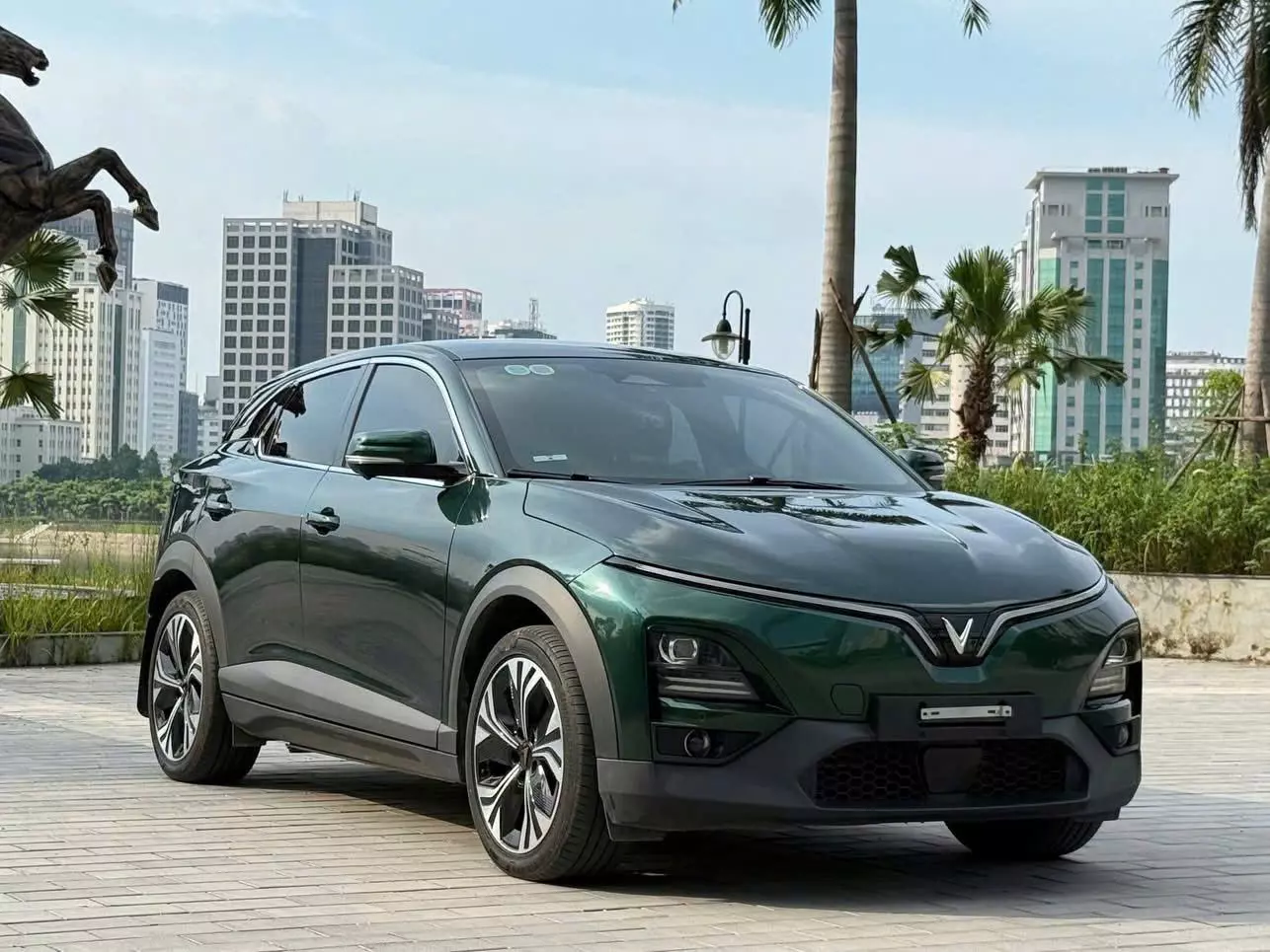 VinFast VF 6 mang dáng vẻ hiền lành nhưng vẫn đậm chất SUV với nhiều đường nét bo tròn.