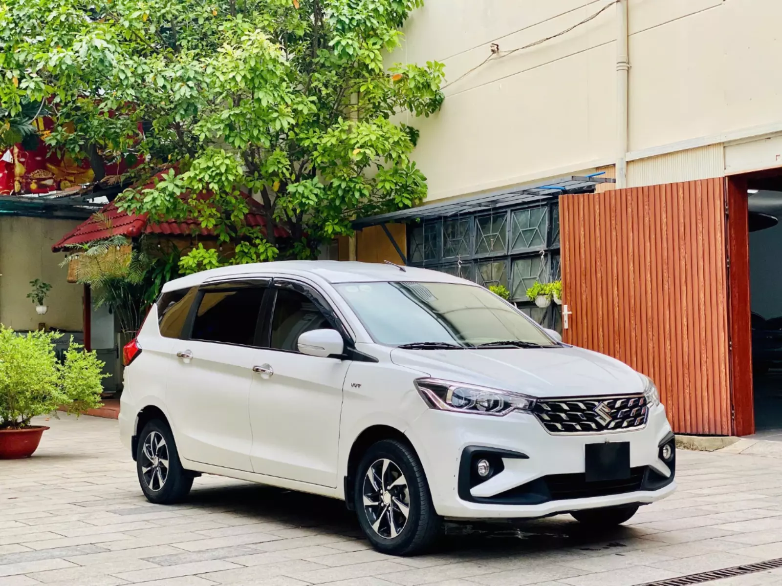 Suzuki Hybrid Ertiga Suzuki Hybrid Ertiga.