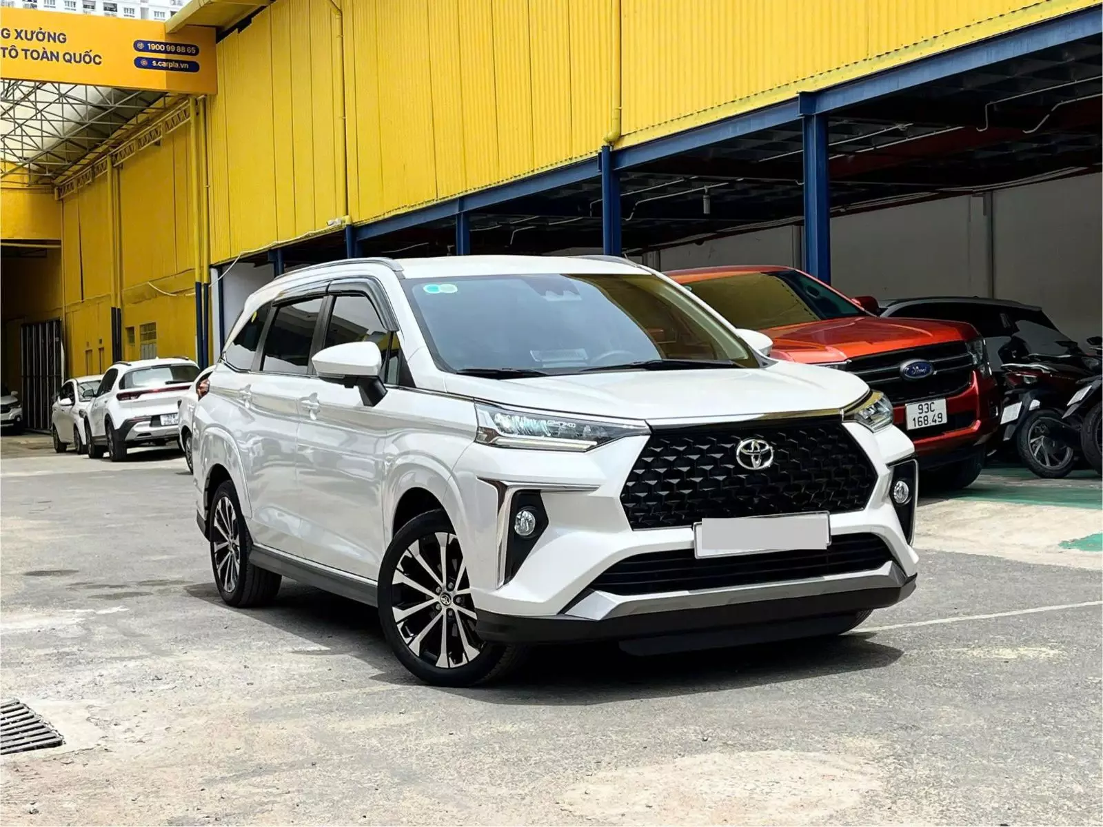 Toyota Veloz Cross Toyota Veloz Cross.