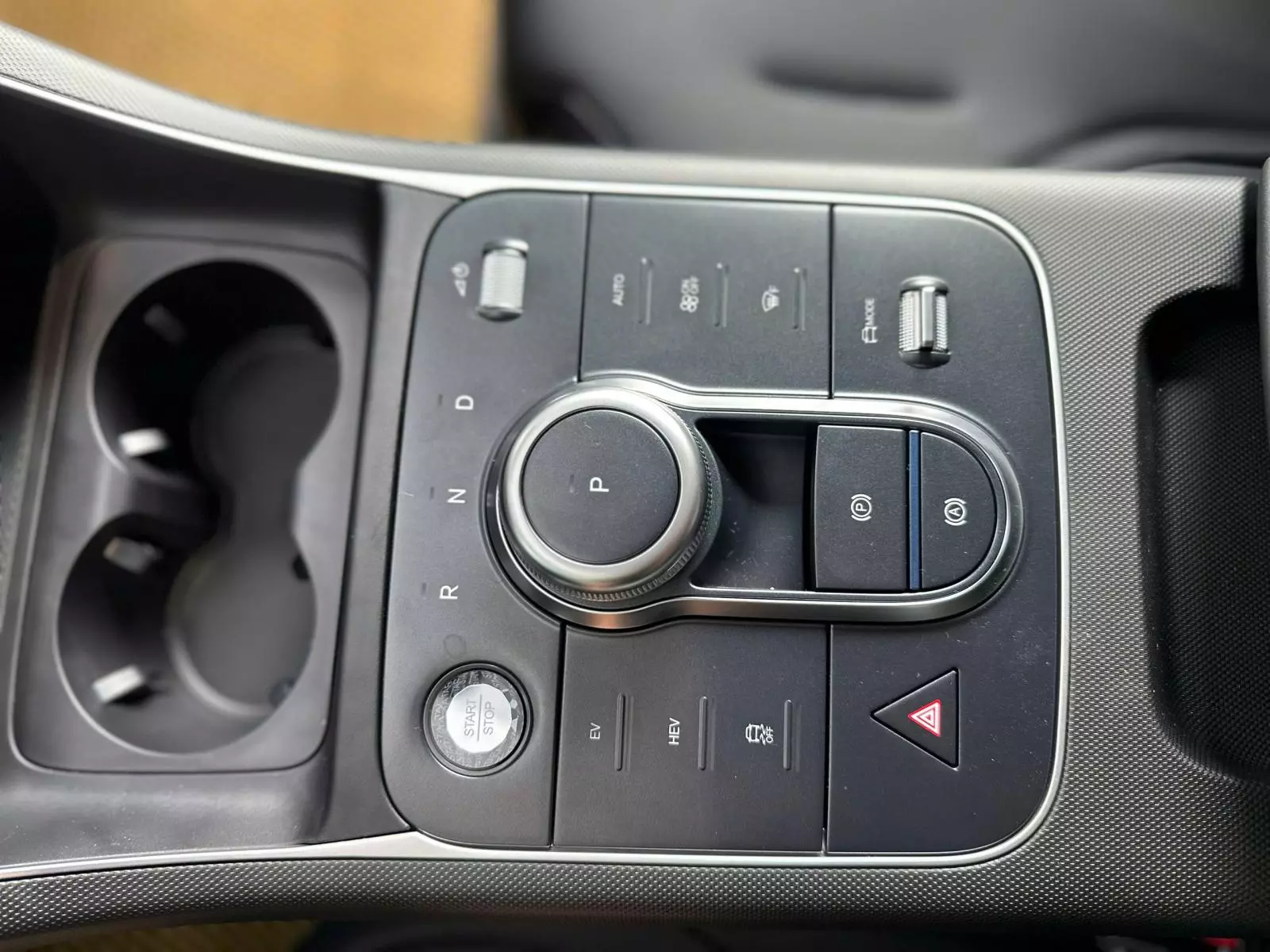 Bảng điều khiển trung tâm Bảng điều khiển trung tâm.