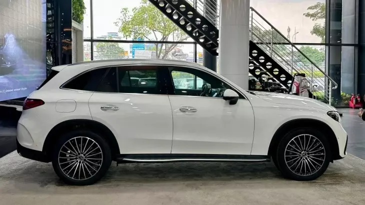 Thông số chung xe Mercedes-Benz GLC 300 4MATIC.