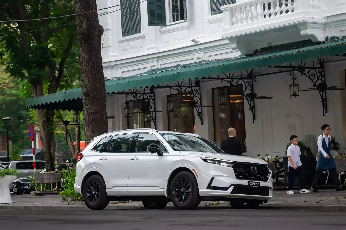 Honda CR-V hybrid.