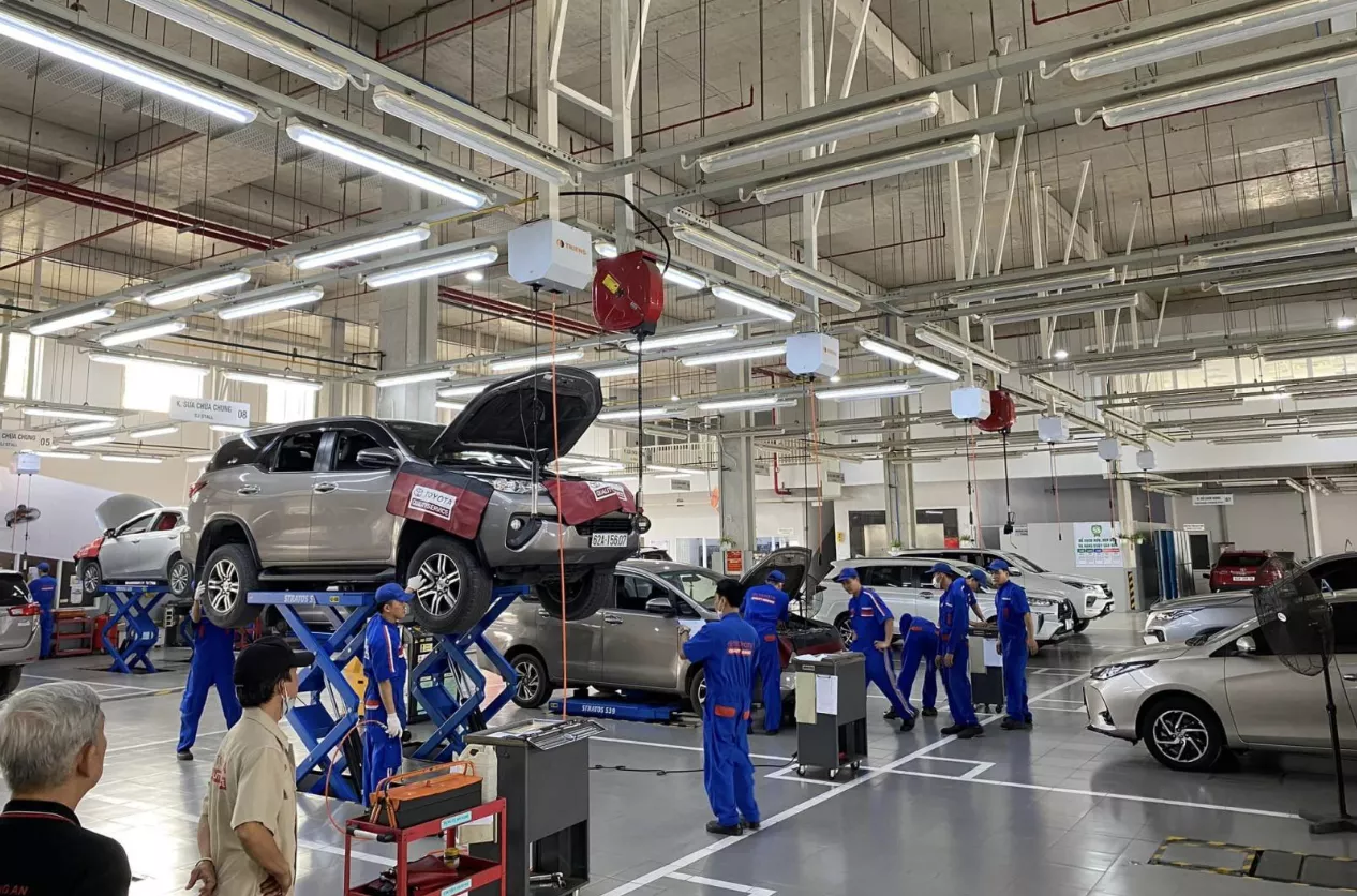 Toyota Việt Nam tri ân khách hàng với hàng tỷ đồng quà tặng trong tháng 11 Toyota Việt Nam tri ân khách hàng với hàng tỷ đồng quà tặng trong tháng 11.