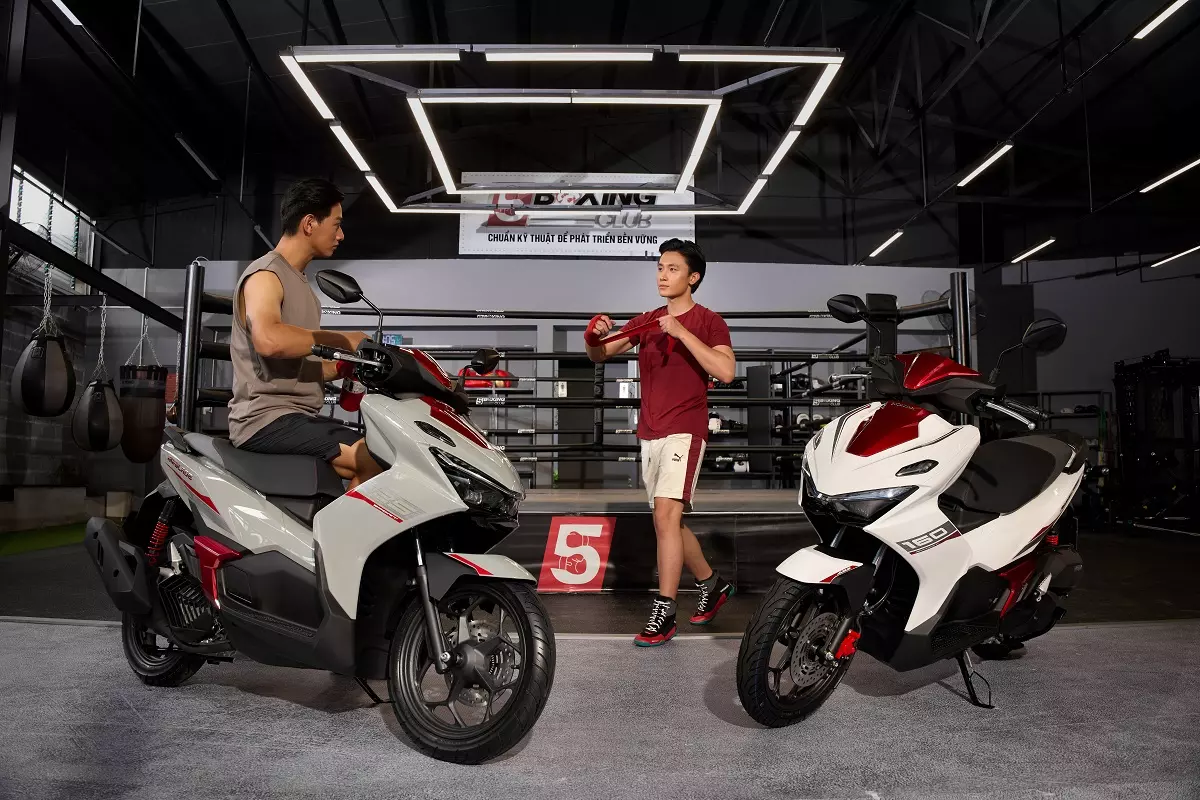 Cụm đèn LED với công nghệ Ánh sáng Pha Lê độc đáo trên Air Blade 2026.