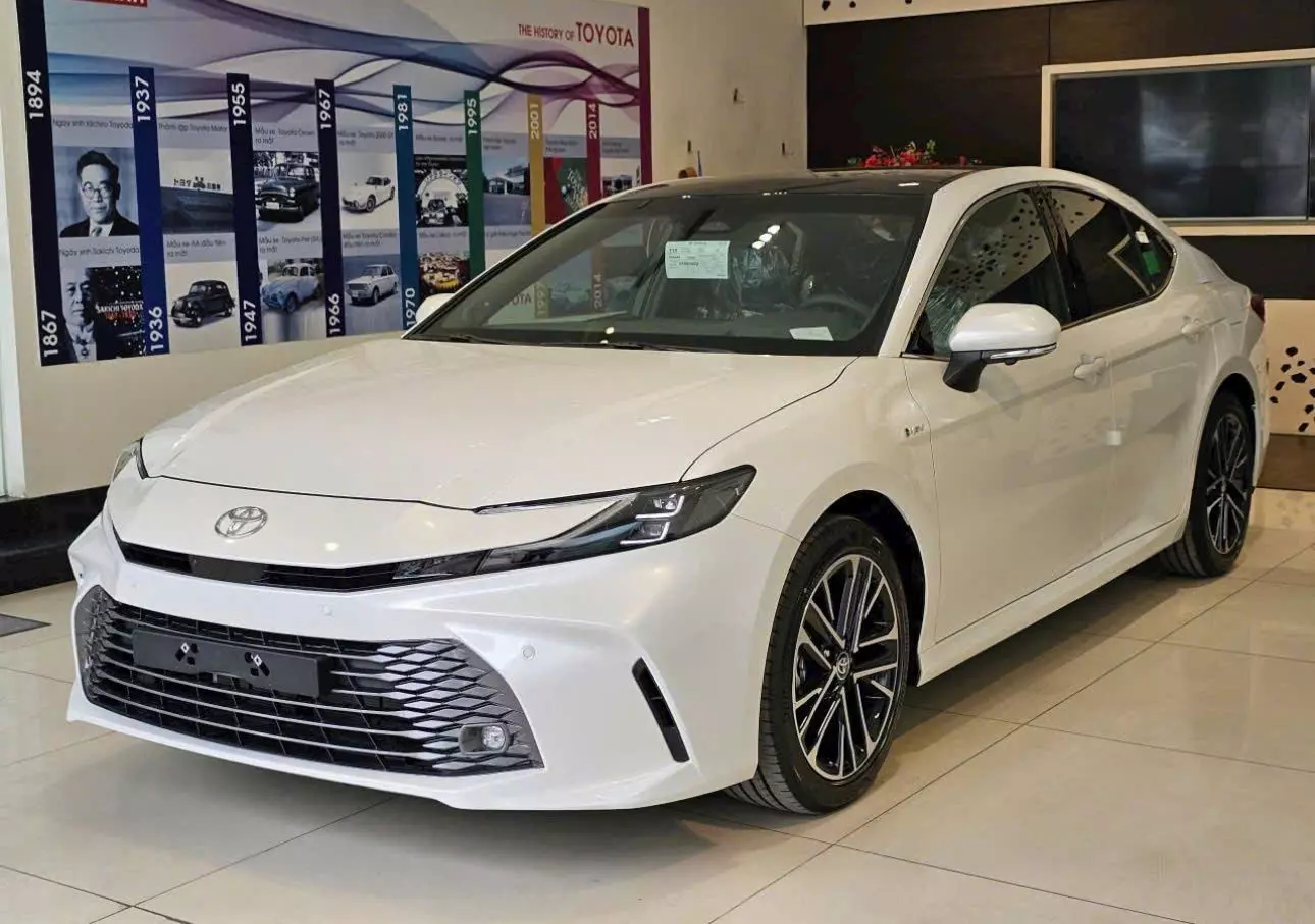 Toyota Camry tăng ưu đãi, giảm gần 155 triệu đồng vực dậy doanh số.