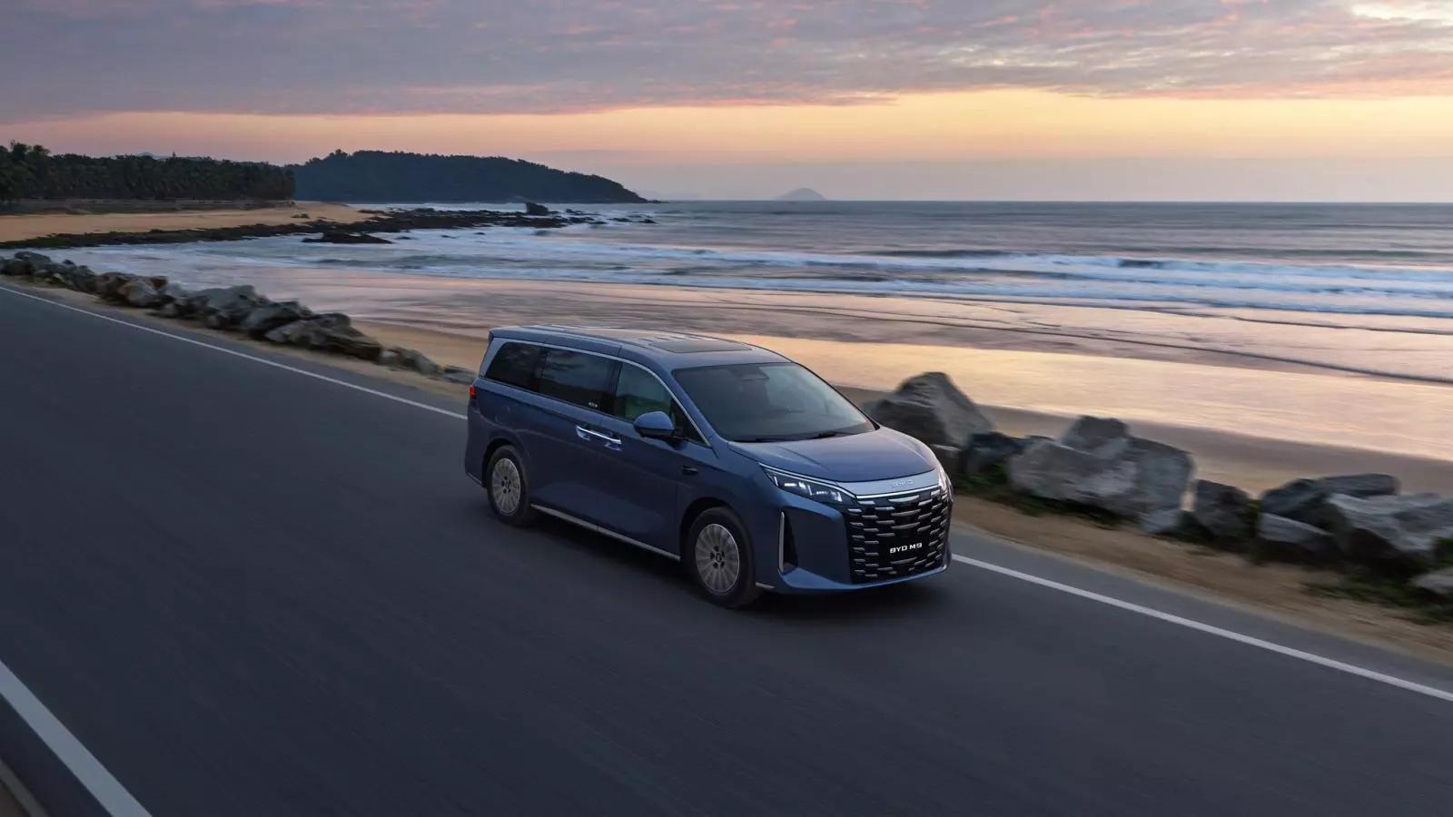 Hệ thống hybrid plug-in tiên tiến trên BYD M9, tạo ra tổng công suất vượt trội.