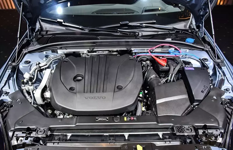 động cơ, vận hành xe Volvo S60.