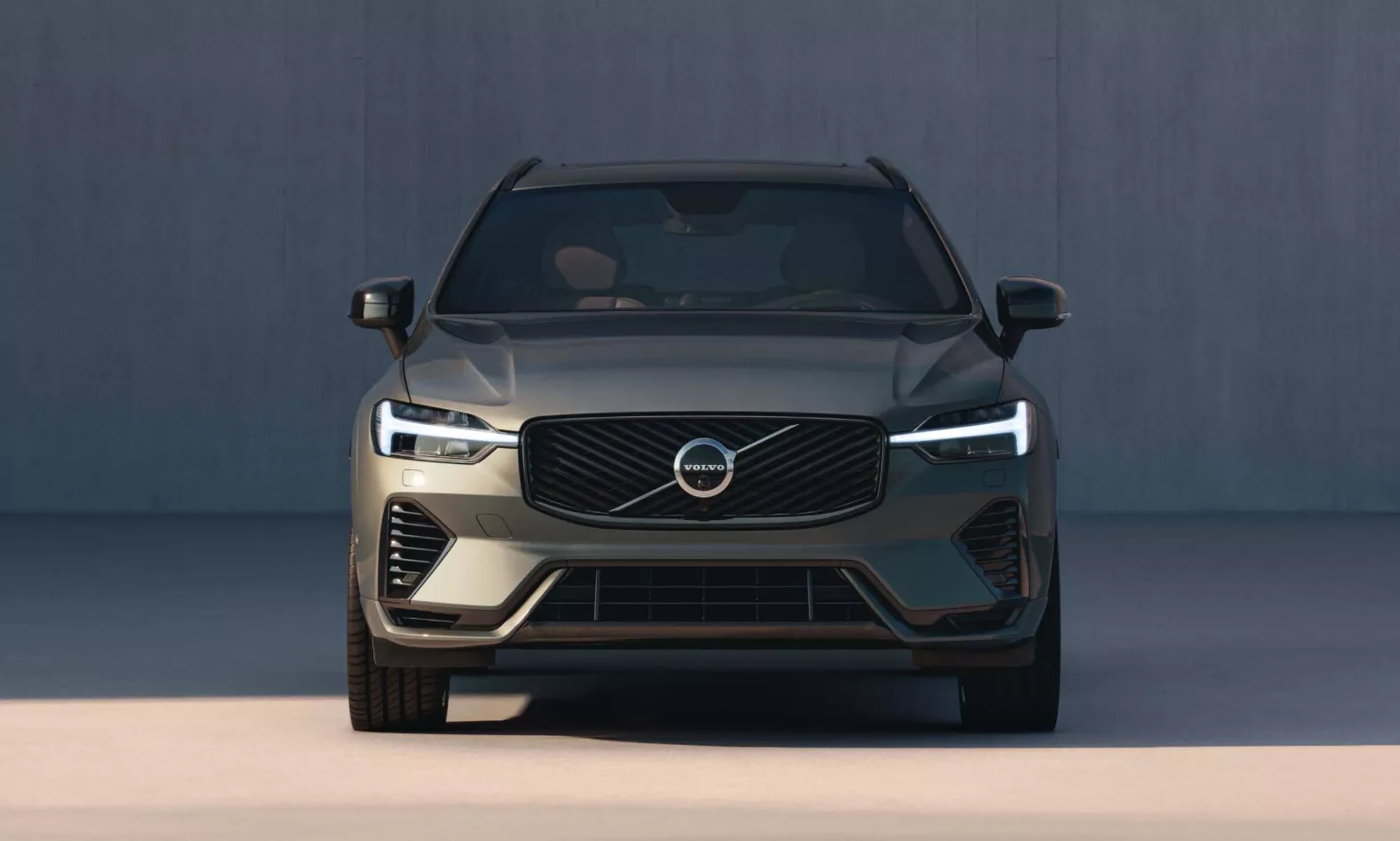 Khu vực đầu xe Volvo XC60 2025.