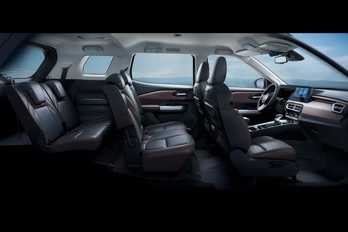  với 3 hàng ghế, 7 chỗ ngồi thực thụ.