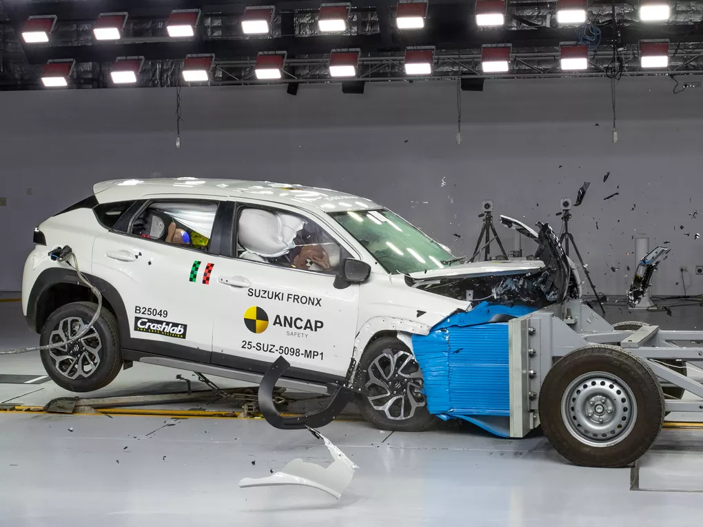 Thử nghiệm va chạm toàn diện phía trước Suzuki Fronx.