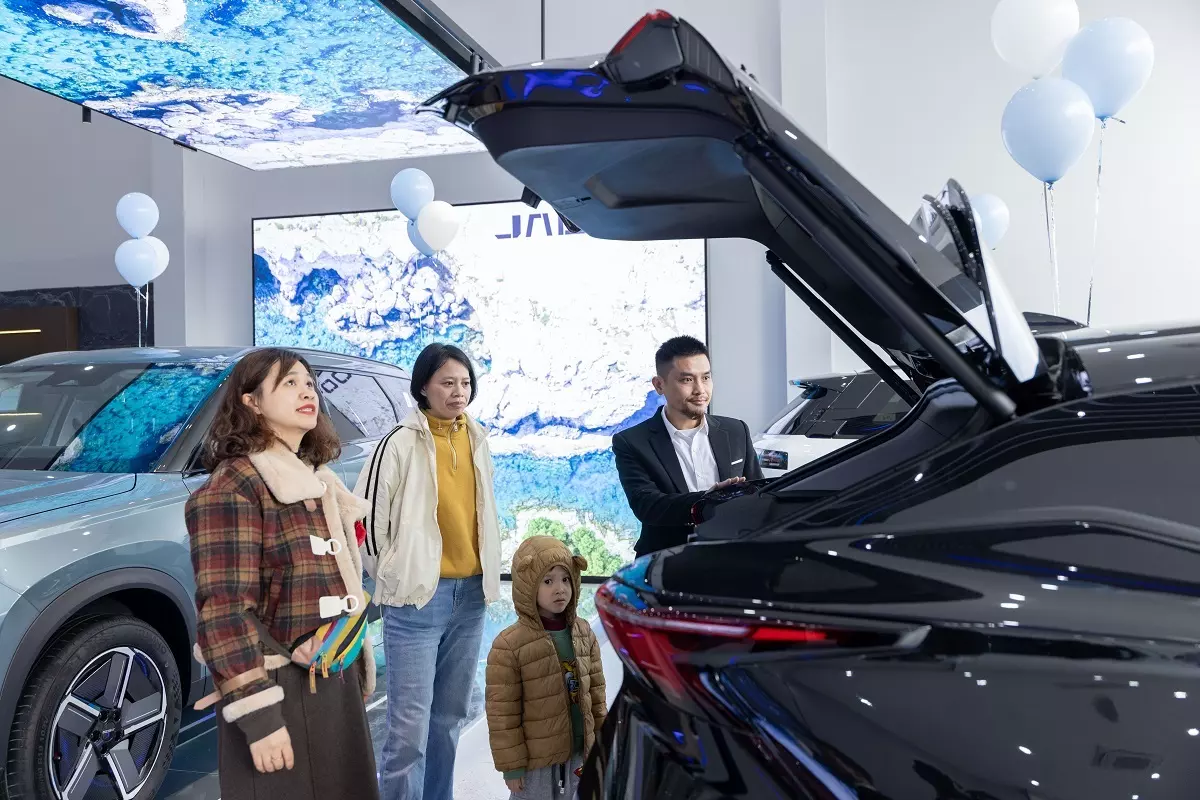 Khách hàng trải nghiệm thực tế các dòng xe Omoda & Jaecoo1.