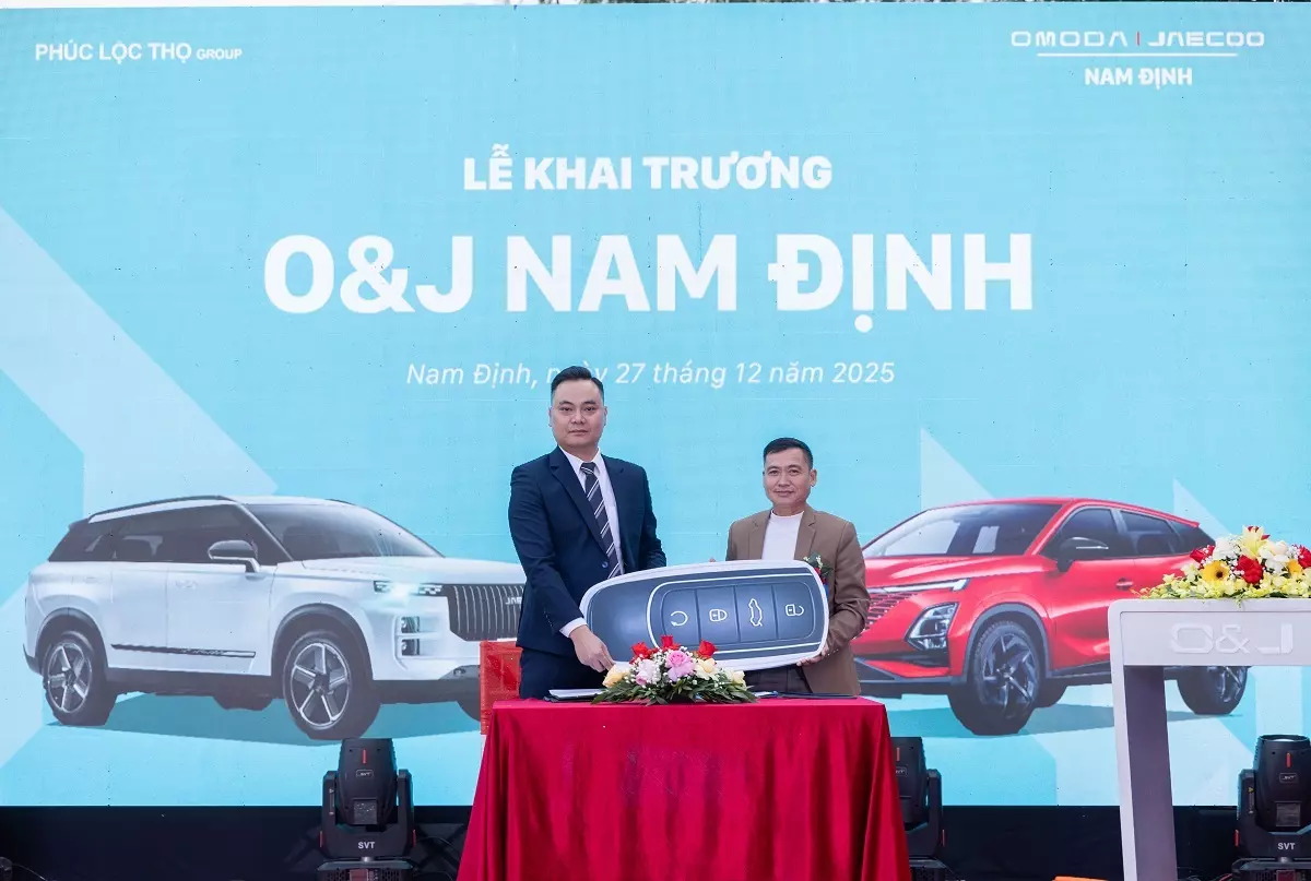 Khách hàng trải nghiệm thực tế các dòng xe Omoda & Jaecoo.