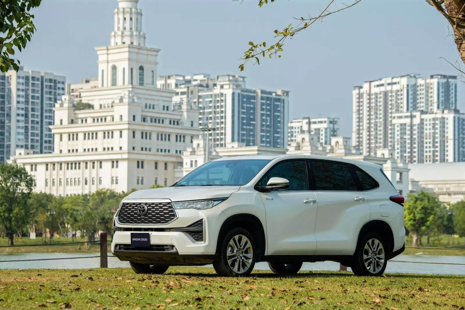 Toyota Innova Cross 2.0 HEV Toyota Innova Cross 2.0 HEV.